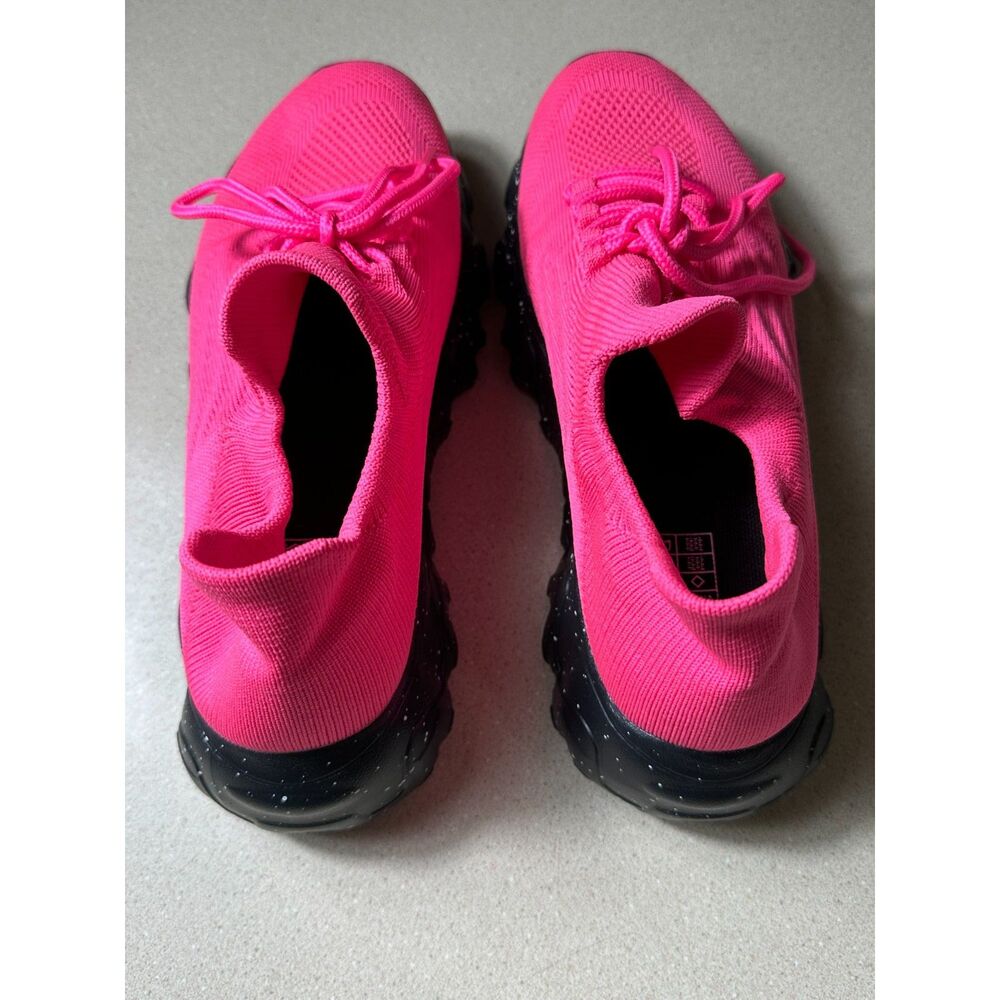 Women's Fashion Knit Sneakers Slip On Hot Pink With Black Soles Size 38 (7.5) - Picture 2 of 5